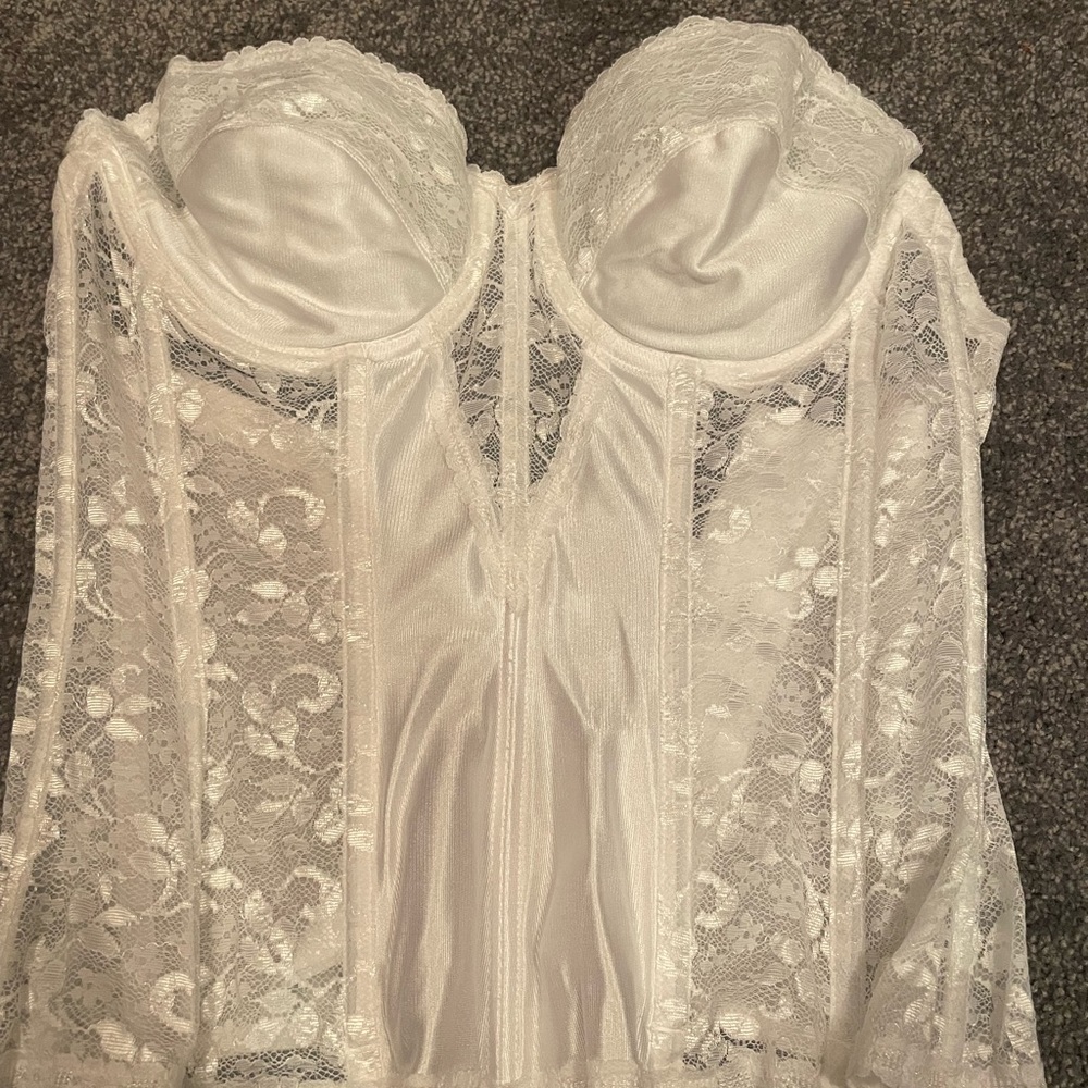 34c boostier white lace -
